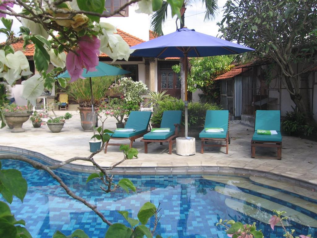 Ombak Putih Bungalows Hotel Nusa Dua  Exterior foto
