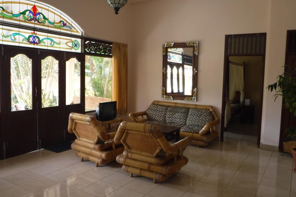 Ombak Putih Bungalows Hotel Nusa Dua  Exterior foto