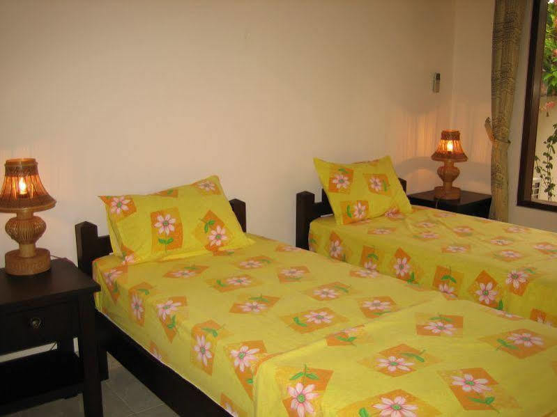 Ombak Putih Bungalows Hotel Nusa Dua  Exterior foto