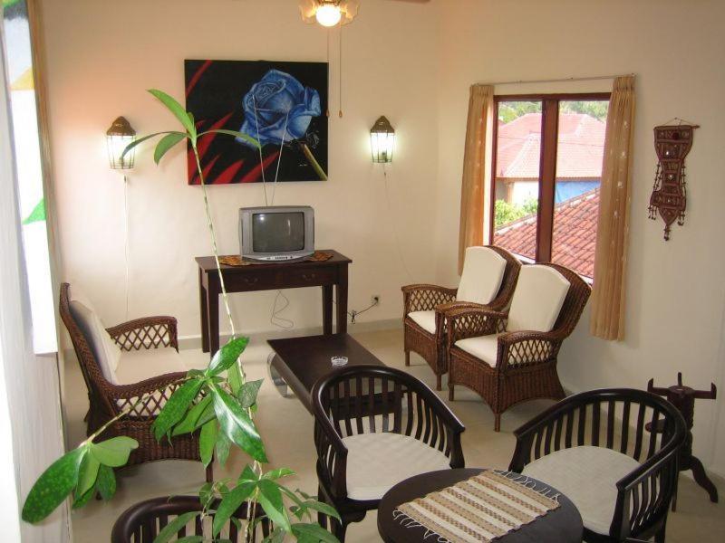 Ombak Putih Bungalows Hotel Nusa Dua  Exterior foto